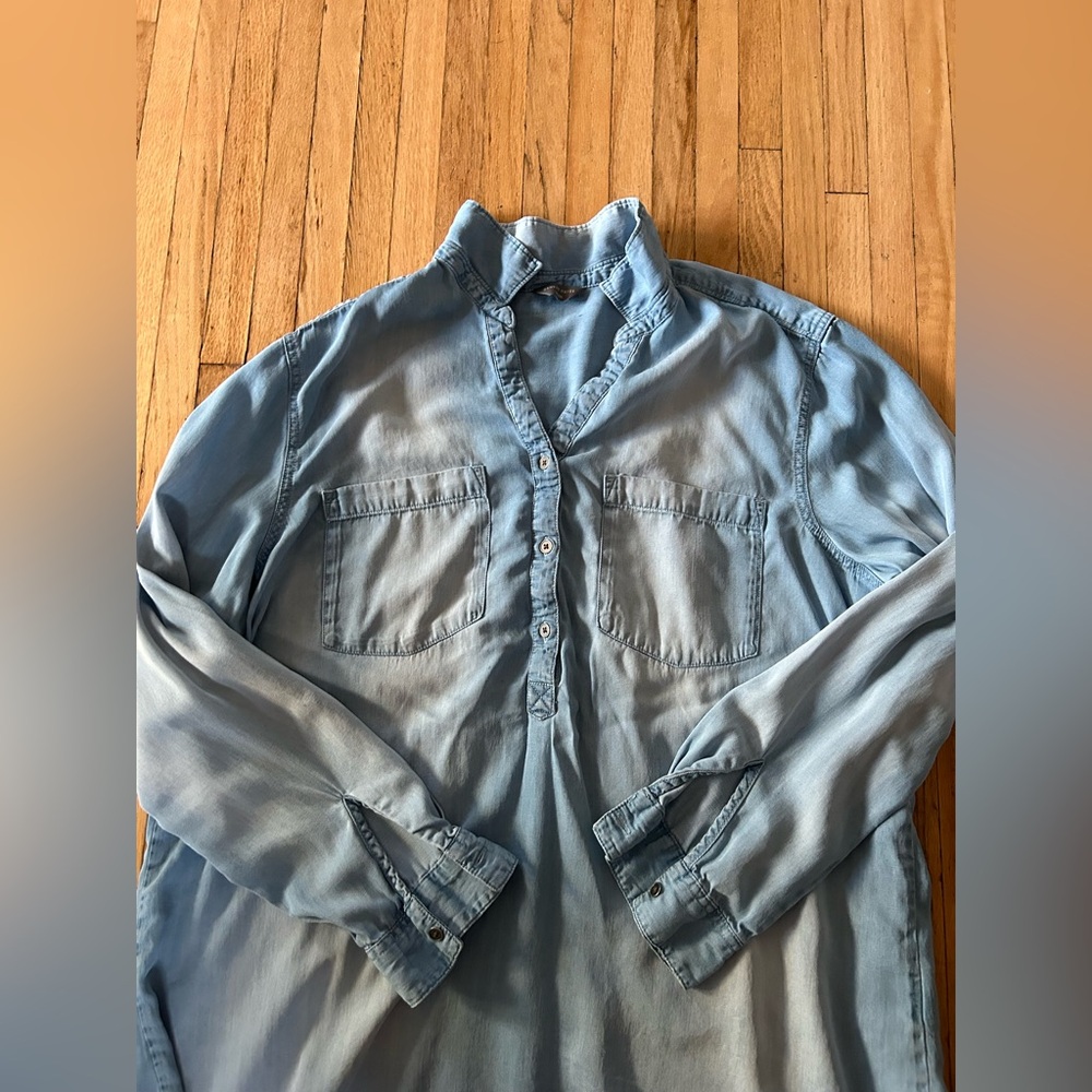 Denver Hayes Women's Light Blue Button Down Shirt - Picture 7 of 10